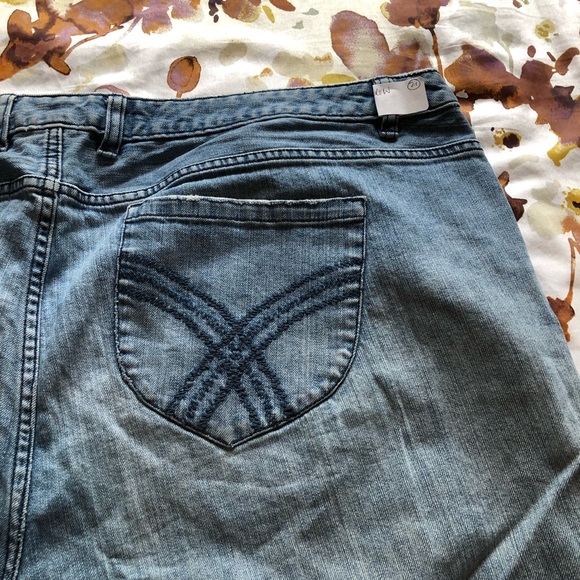 Mossimo Capris Size 26 - Picture 3 of 5